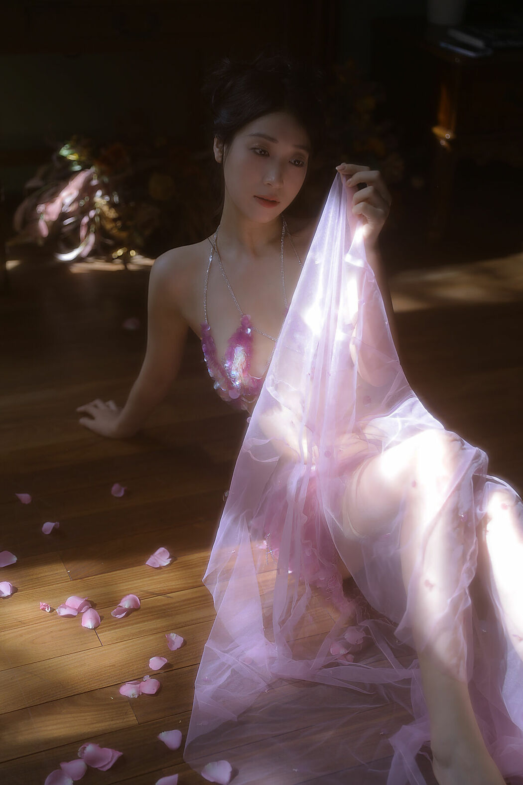 YiTuYu艺图语 Vol.10057 Lu Yi Er Er (14P)