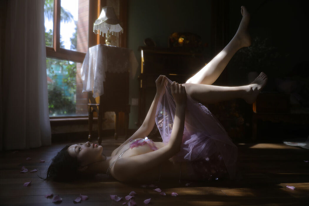 YiTuYu艺图语 Vol.10057 Lu Yi Er Er (14P)
