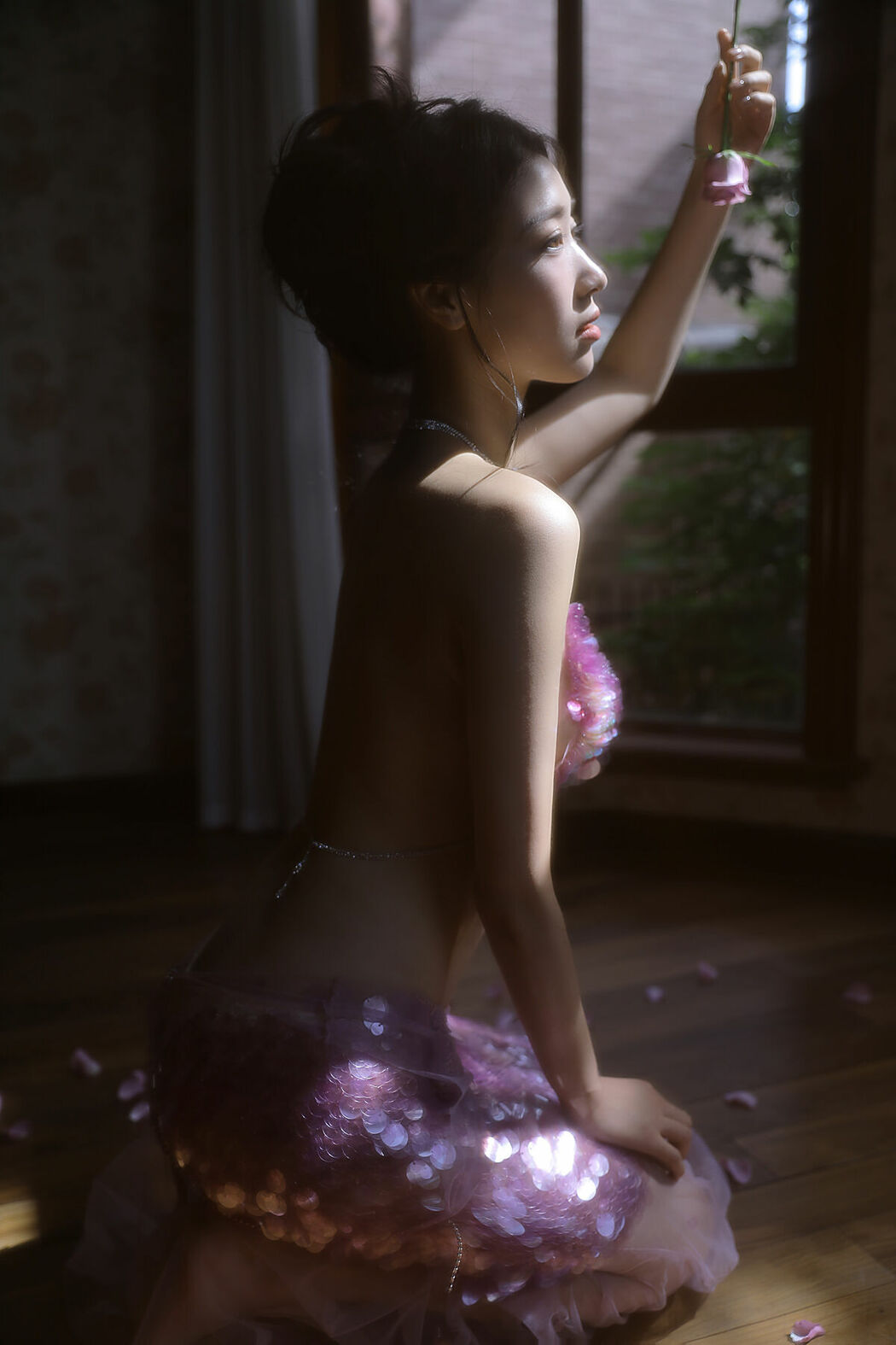 YiTuYu艺图语 Vol.10057 Lu Yi Er Er (14P)