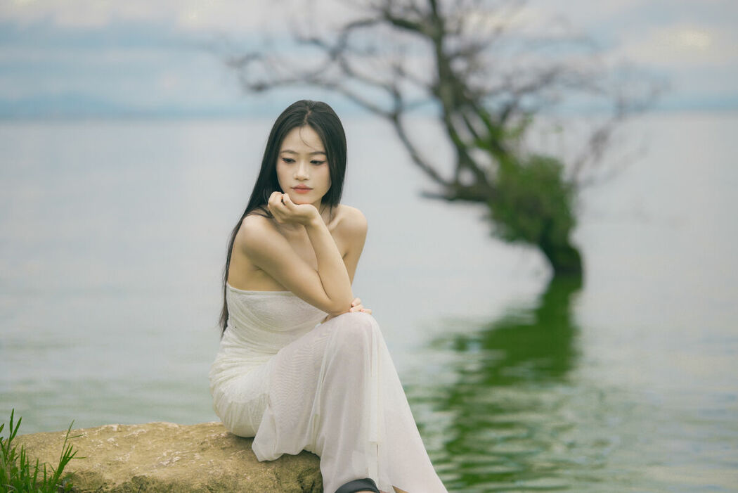 YiTuYu艺图语 Vol.10056 Xiao Yue (33P)