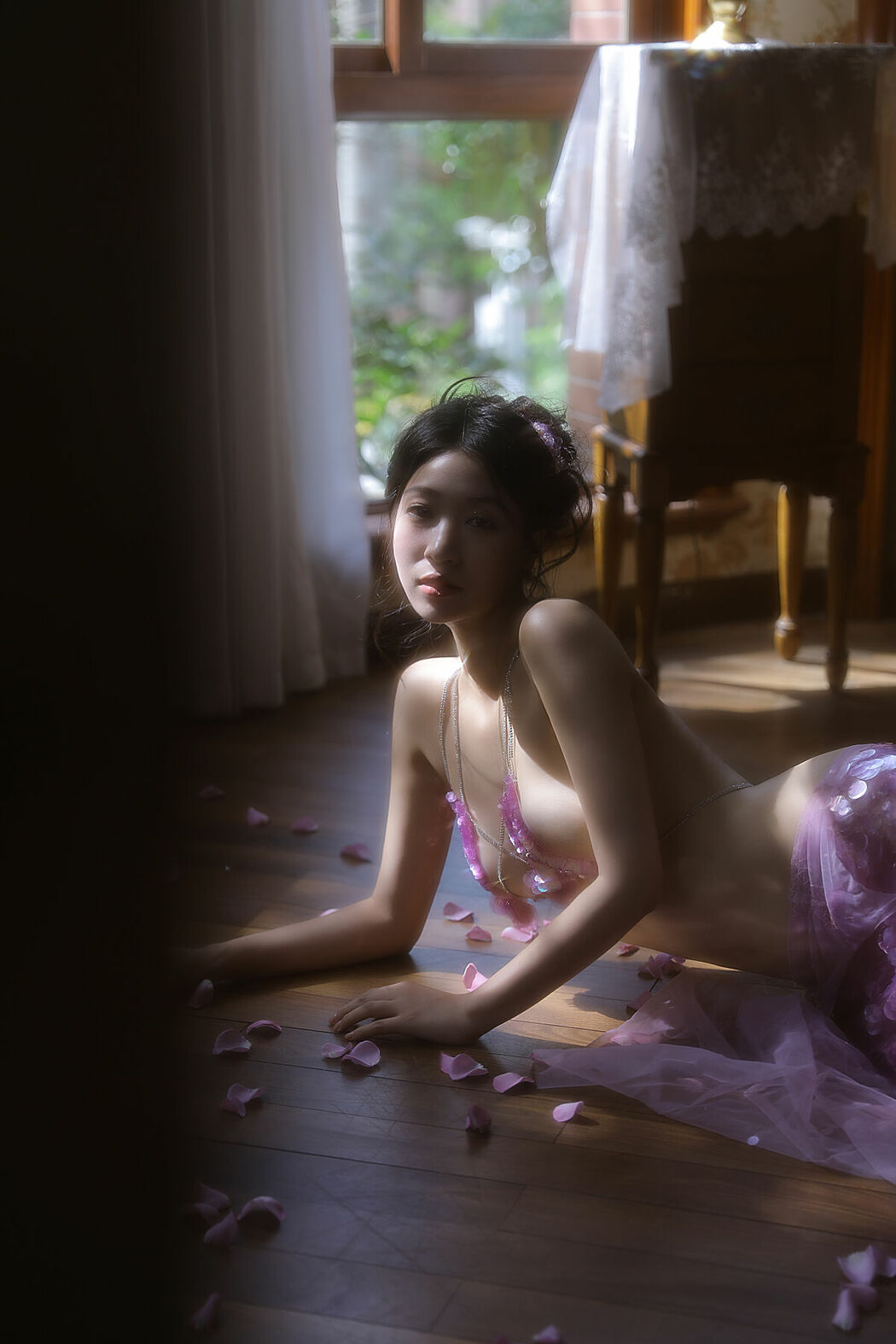 YiTuYu艺图语 Vol.10057 Lu Yi Er Er (14P)