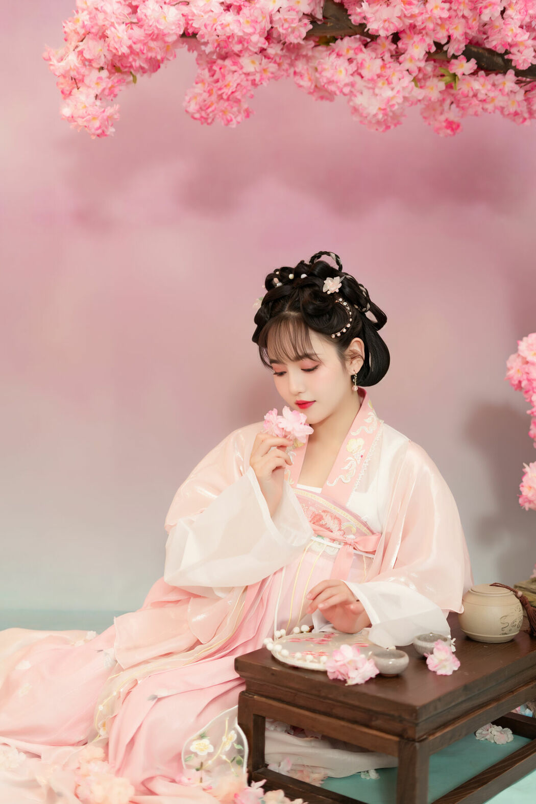 YiTuYu艺图语 Vol.10051 Zhu Ge (22P)