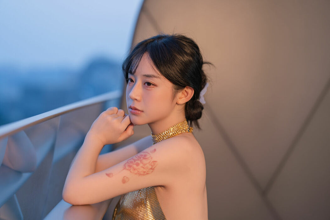 YiTuYu艺图语 Vol.10060 Yi Yuan Tong Xue Jodie (53P)