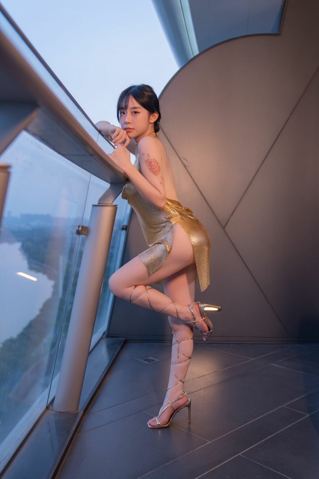YiTuYu艺图语 Vol.10060 Yi Yuan Tong Xue Jodie (53P)