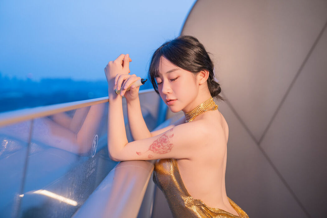 YiTuYu艺图语 Vol.10060 Yi Yuan Tong Xue Jodie (53P)