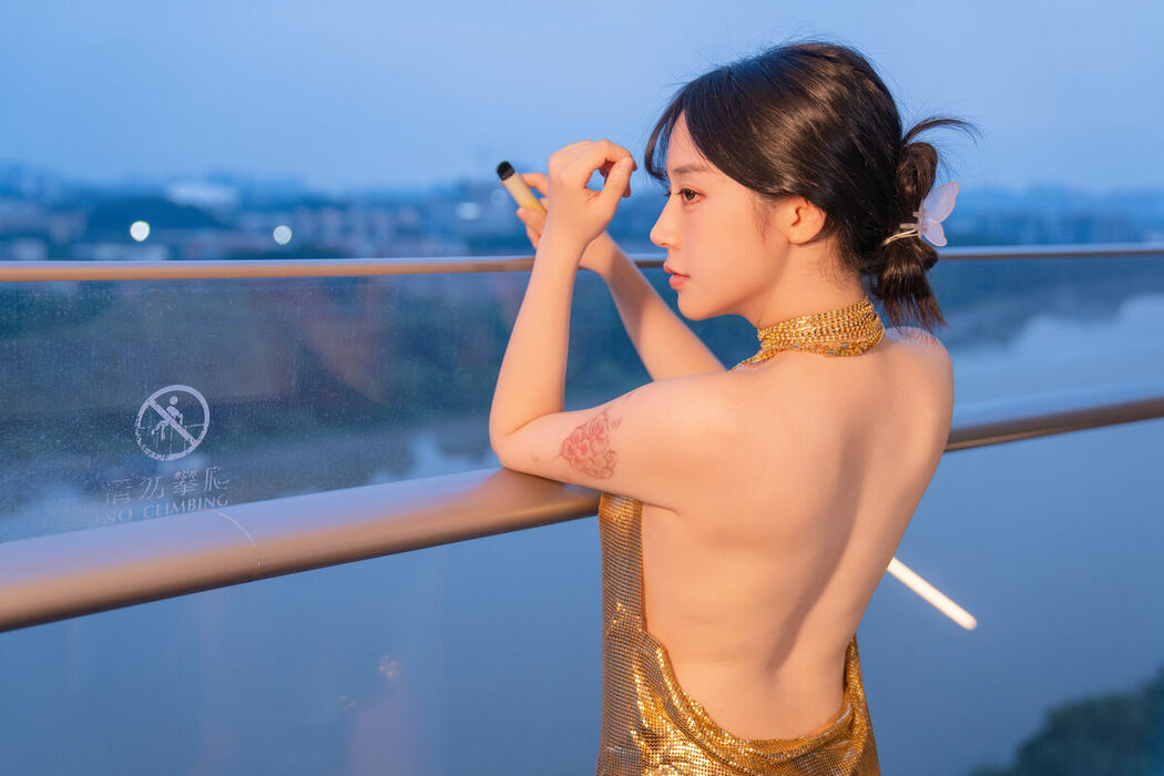 YiTuYu艺图语 Vol.10060 Yi Yuan Tong Xue Jodie (53P)