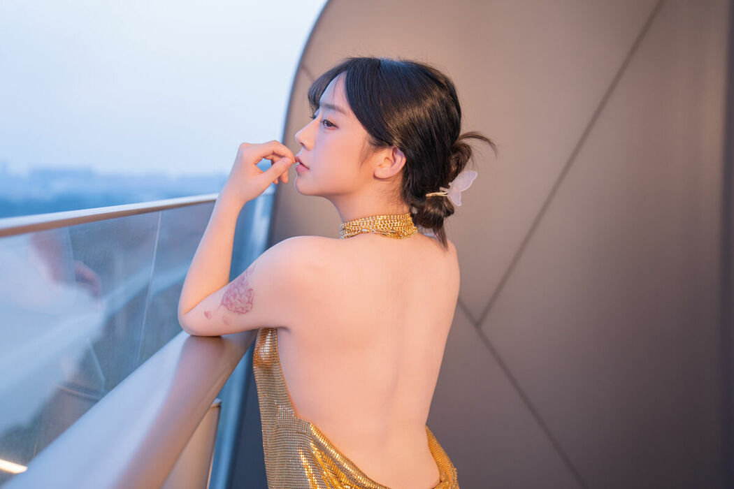 YiTuYu艺图语 Vol.10060 Yi Yuan Tong Xue Jodie (53P)