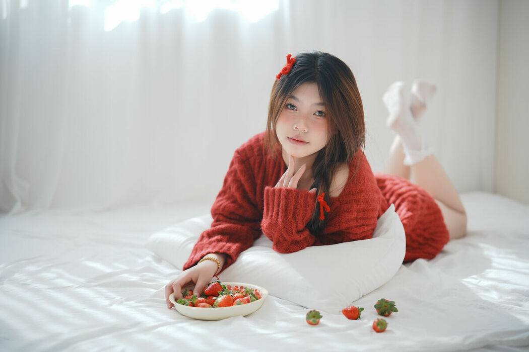 YiTuYu艺图语 Vol.10067 Jing Jing Yi (17P)