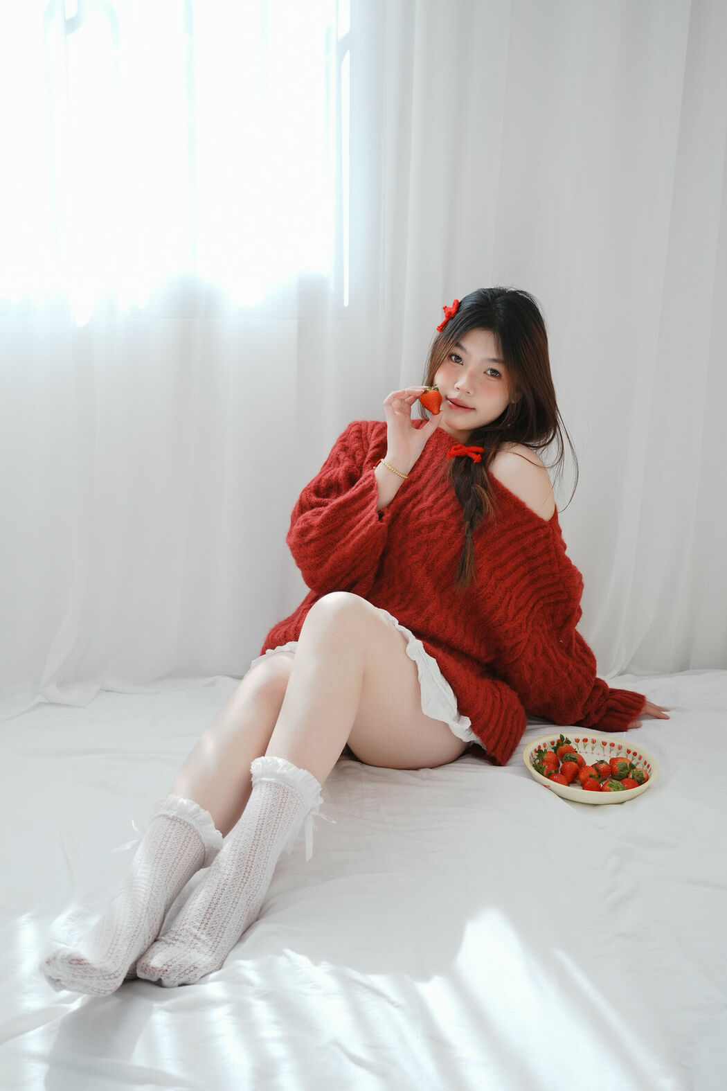 YiTuYu艺图语 Vol.10067 Jing Jing Yi (17P)