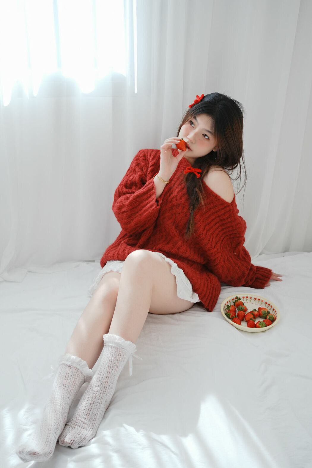 YiTuYu艺图语 Vol.10067 Jing Jing Yi (17P)