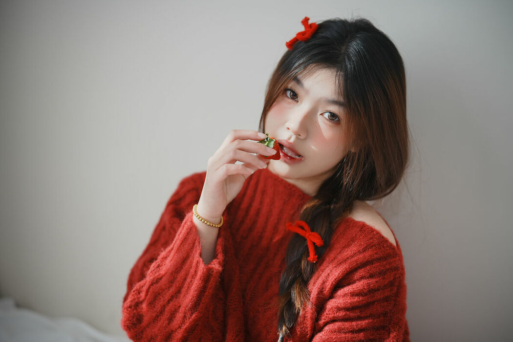 YiTuYu艺图语 Vol.10067 Jing Jing Yi (17P)