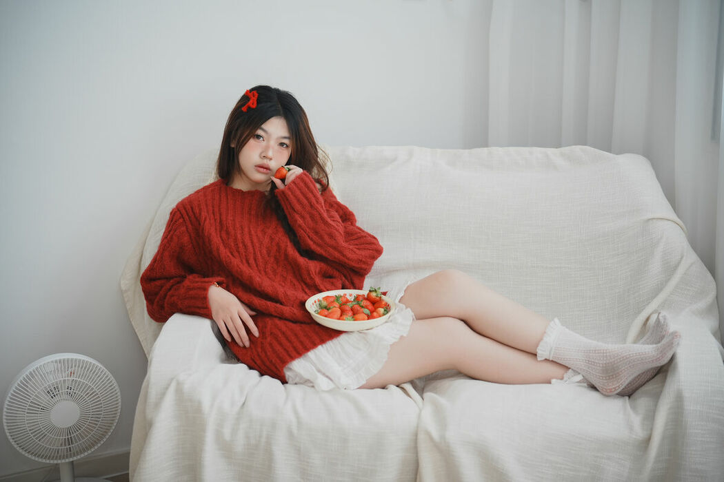 YiTuYu艺图语 Vol.10067 Jing Jing Yi (17P)