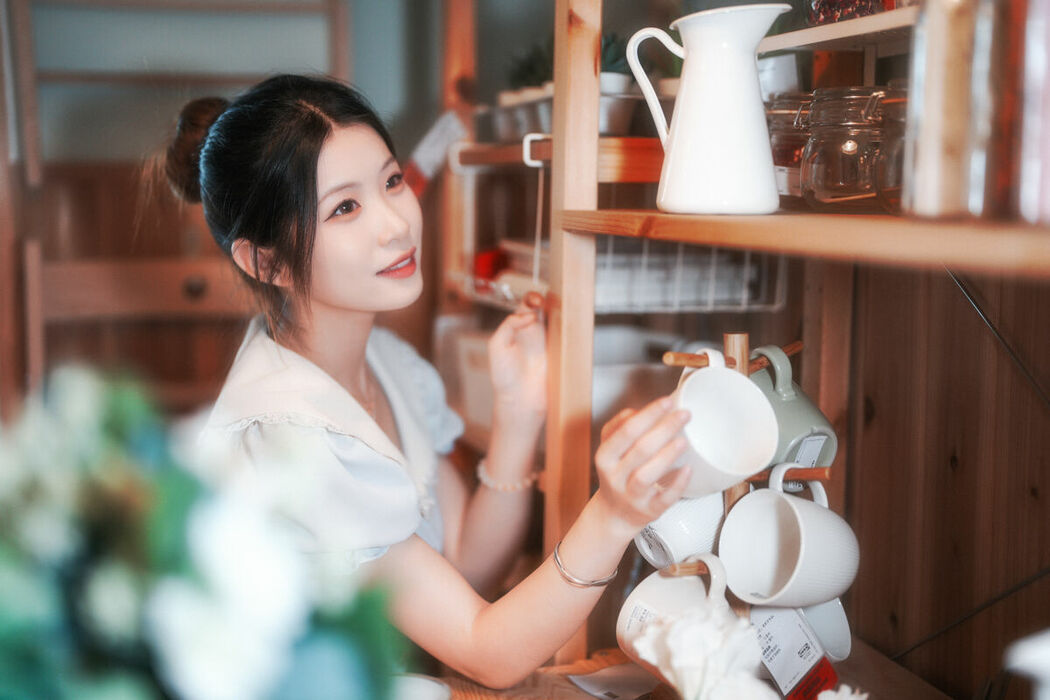 YiTuYu艺图语 Vol.10069 Wo De Xiao Zhu Li (43P)
