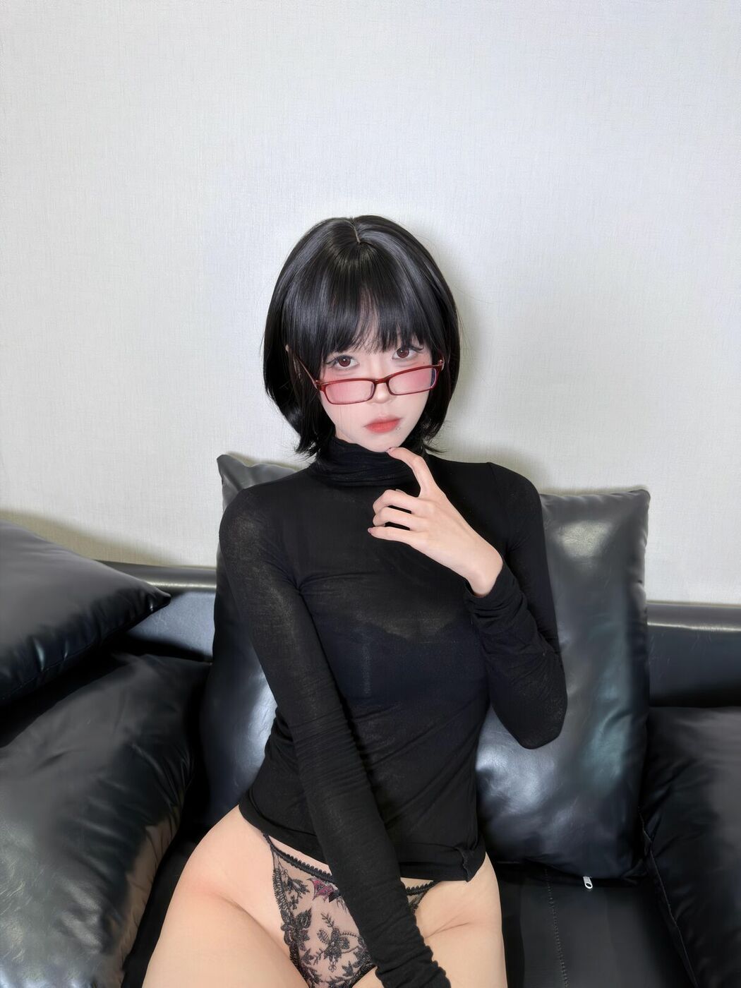 Coser@麻薯好吃 – 暗夜纯白 (53P)