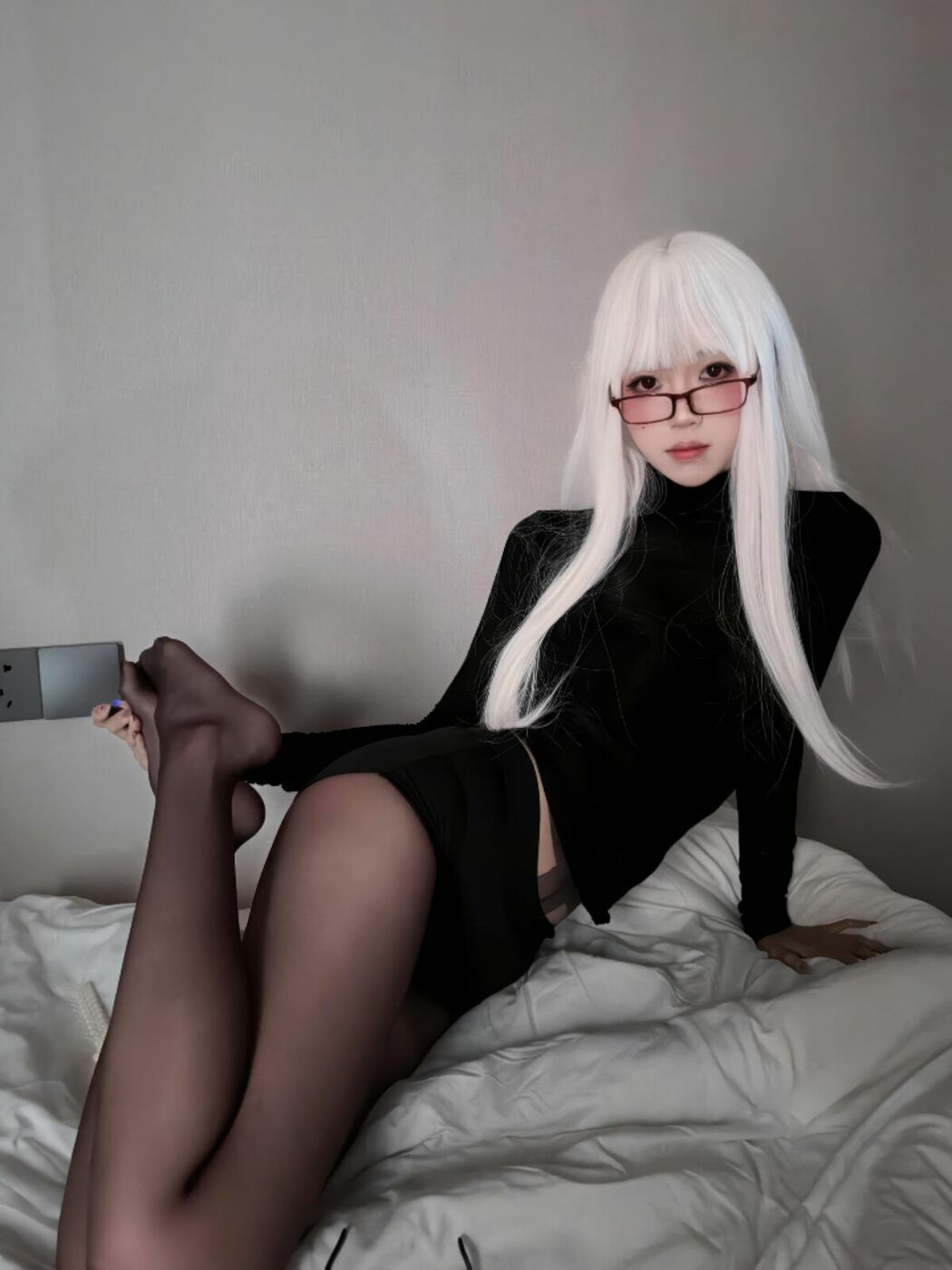 Coser@麻薯好吃 – 暗夜纯白 (53P)
