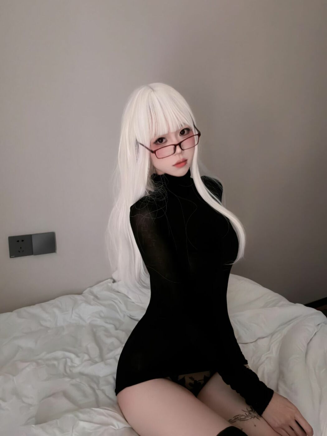Coser@麻薯好吃 – 暗夜纯白 (53P)