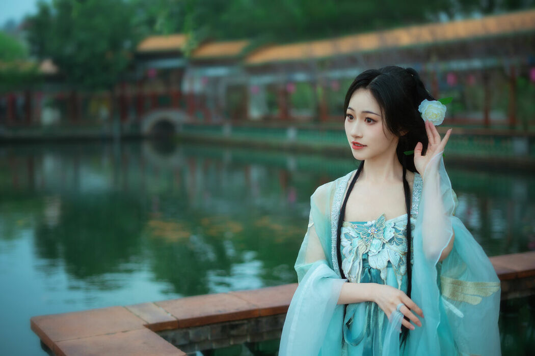 YiTuYu艺图语 Vol.10070 Shi Qi (16P)