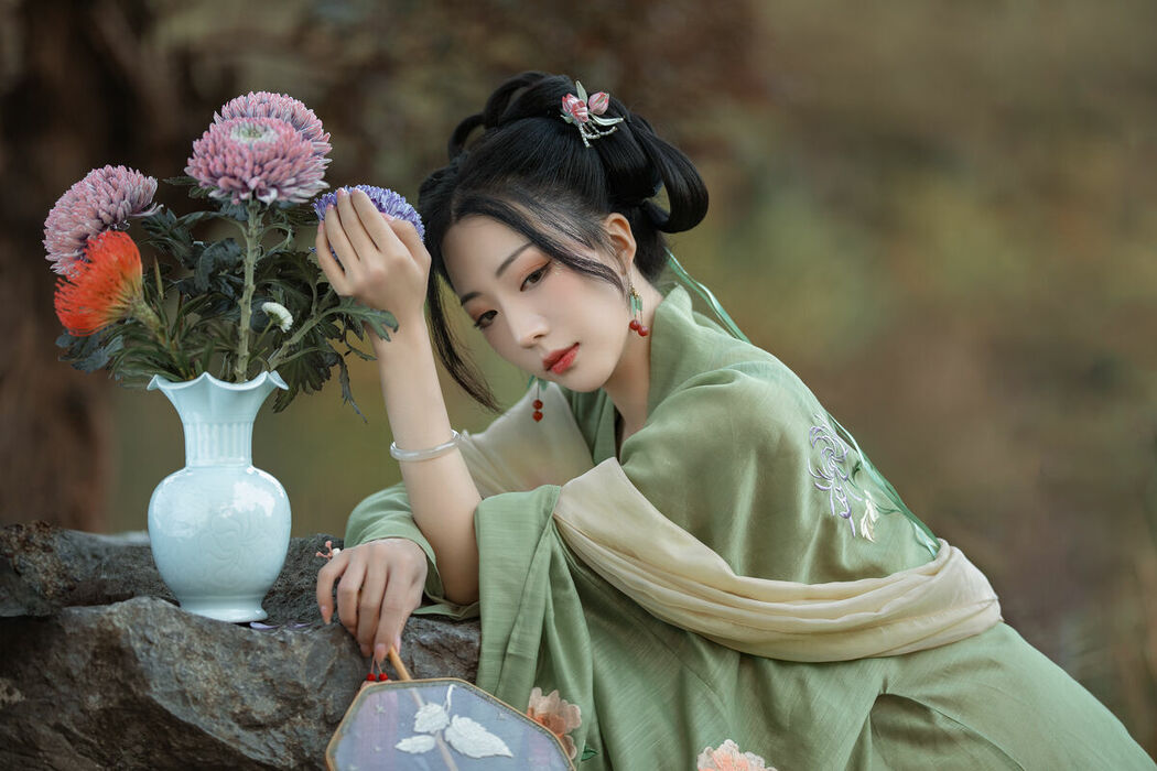 YiTuYu艺图语 Vol.10071 Shi Nan Yuan Bu Shi Zhou (17P)