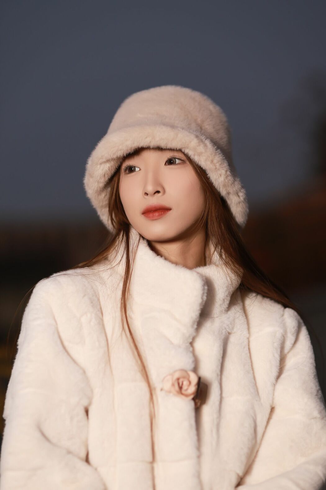 YiTuYu艺图语 Vol.10073 Ting Zi (39P)