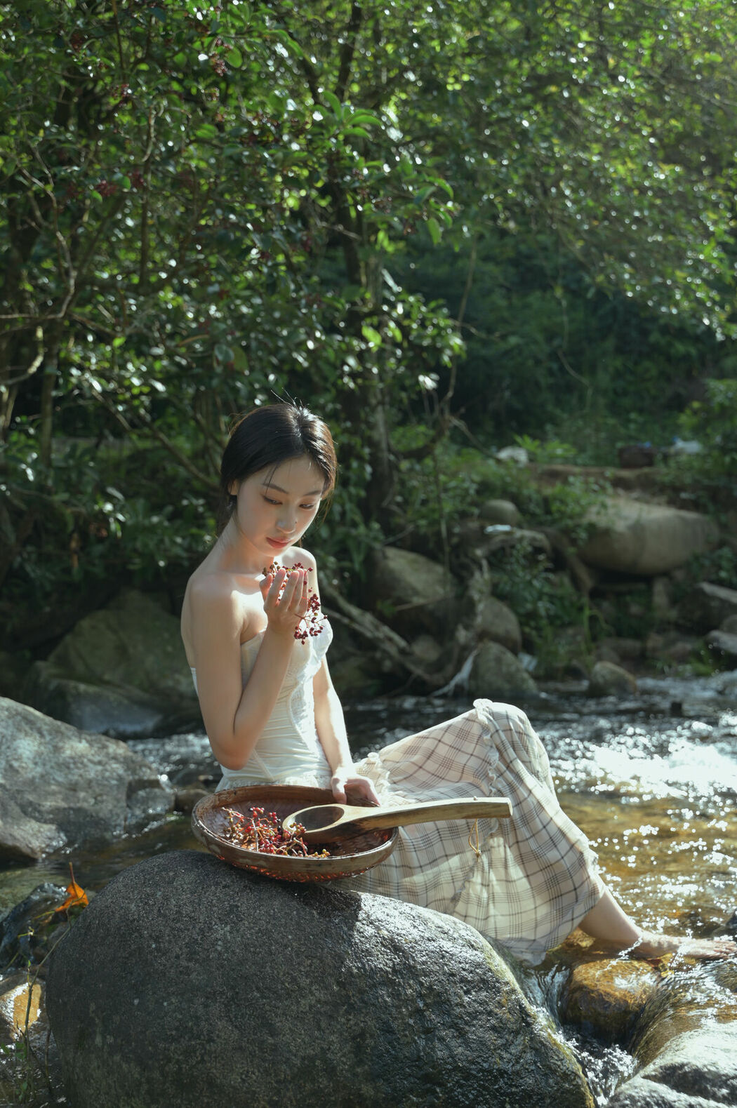 YiTuYu艺图语 Vol.10078 Yi Yi (40P)