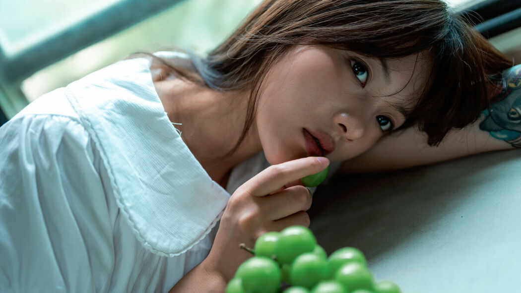 YiTuYu艺图语 Vol.10076 A Miao De Fan Fan (72P)