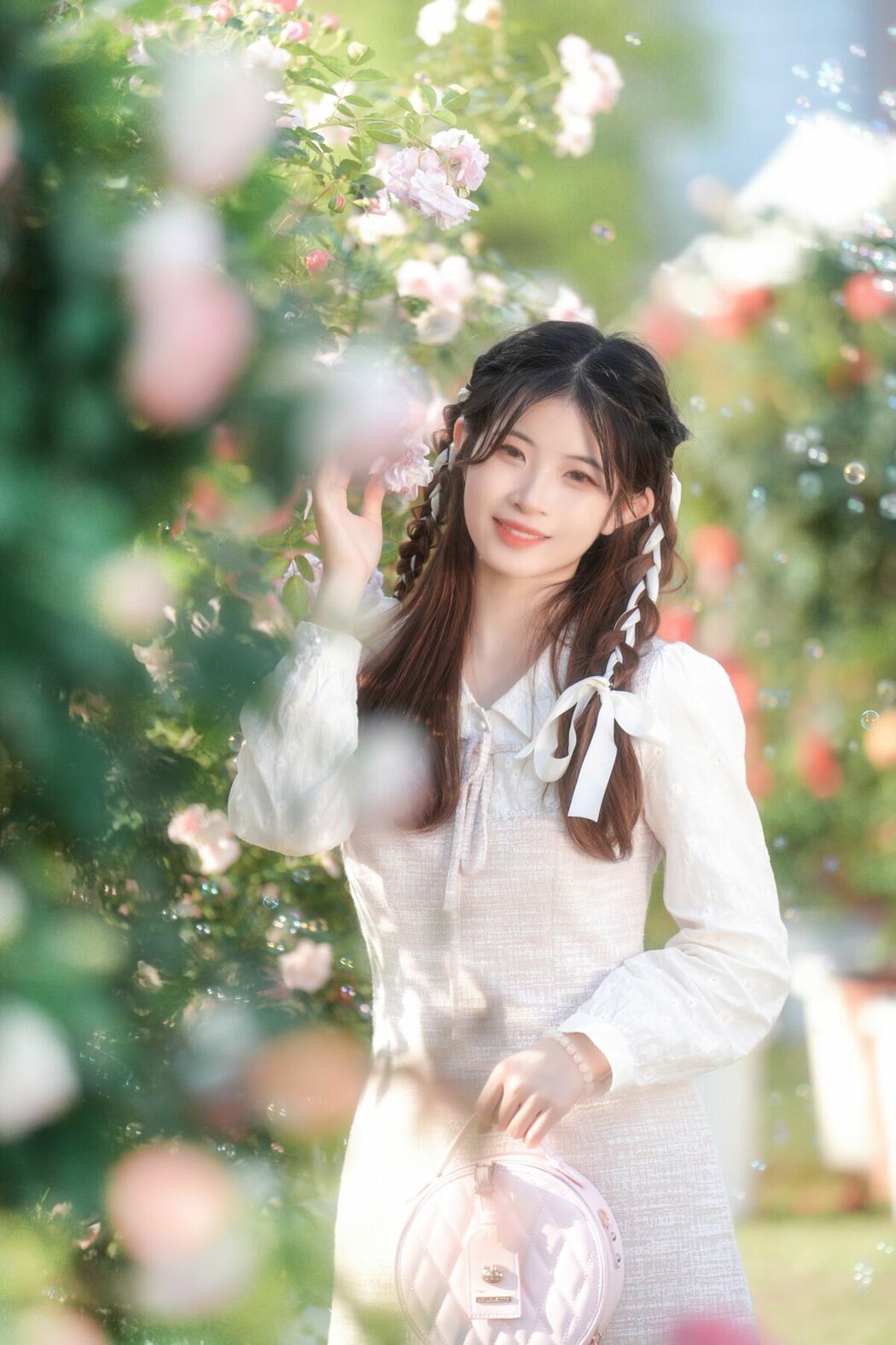YiTuYu艺图语 Vol.10080 Wo De Xiao Zhu Li (18P)