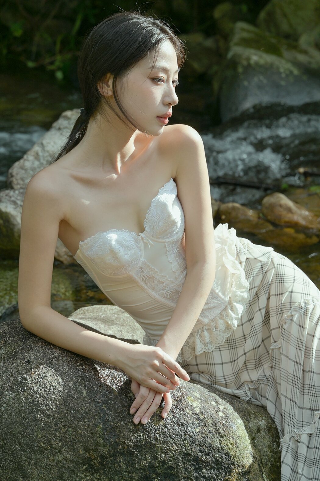 YiTuYu艺图语 Vol.10078 Yi Yi (40P) Cover Photo