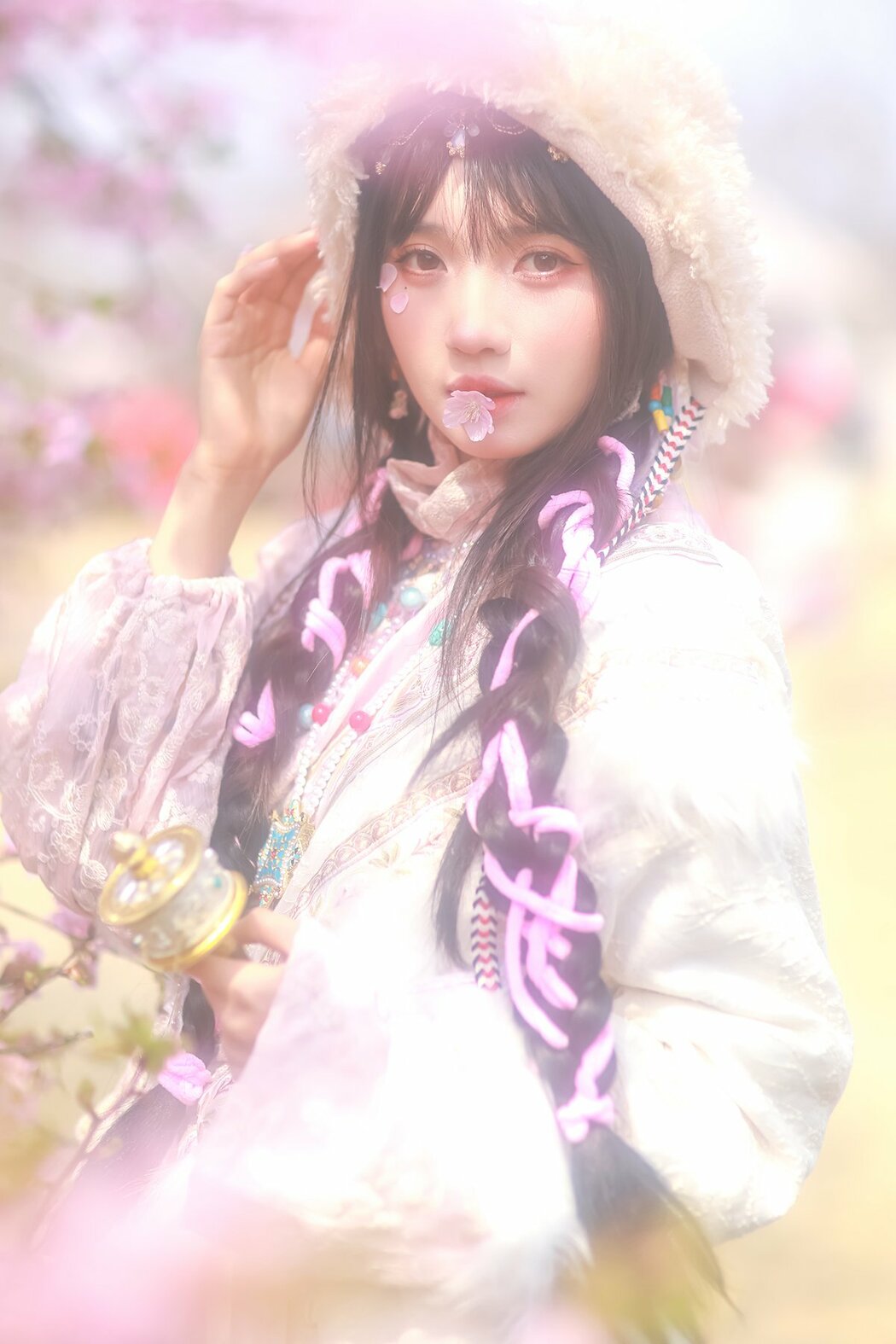 YiTuYu艺图语 Vol.10079 Gan Xiao Jie (27P) Cover Photo