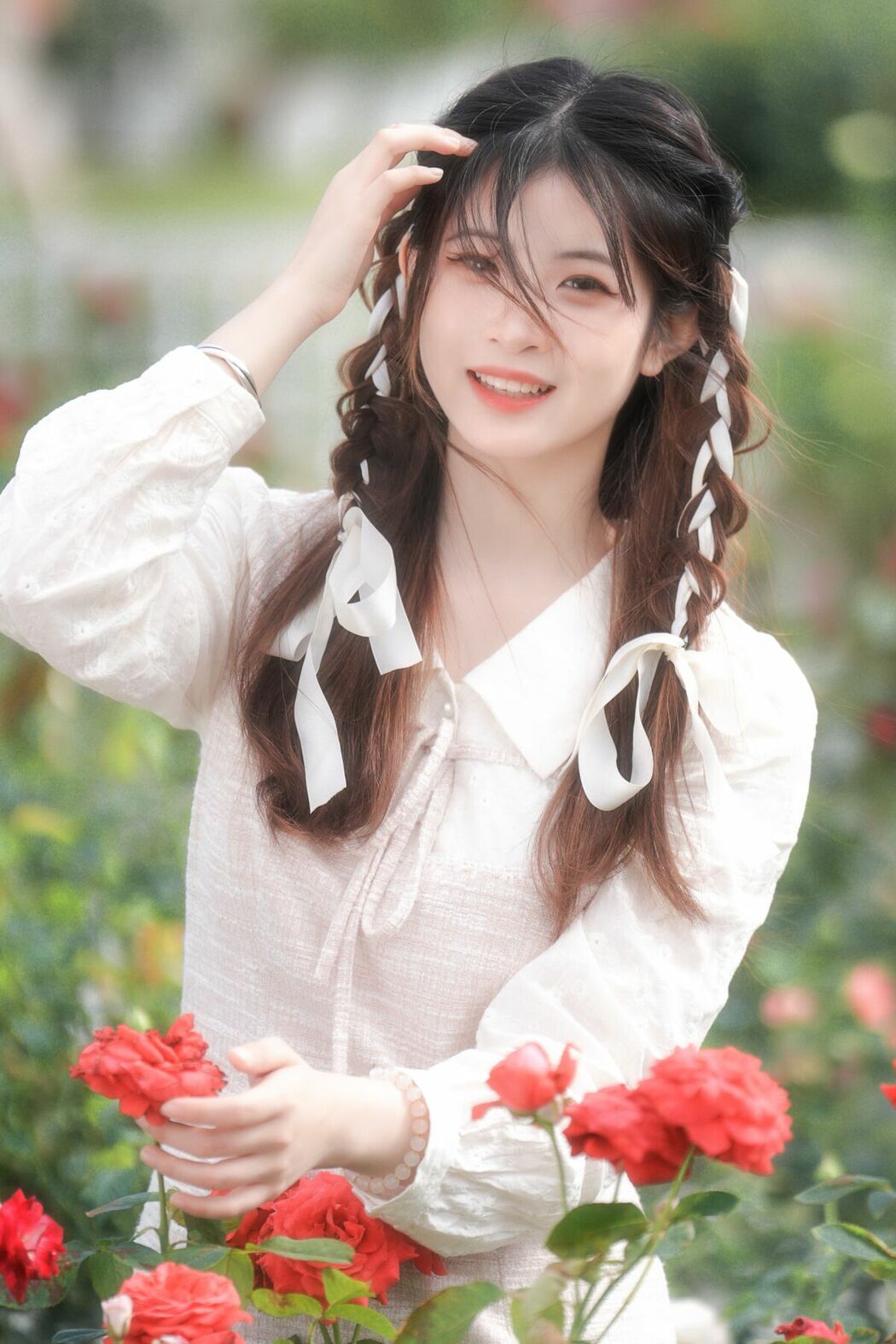YiTuYu艺图语 Vol.10080 Wo De Xiao Zhu Li (18P)