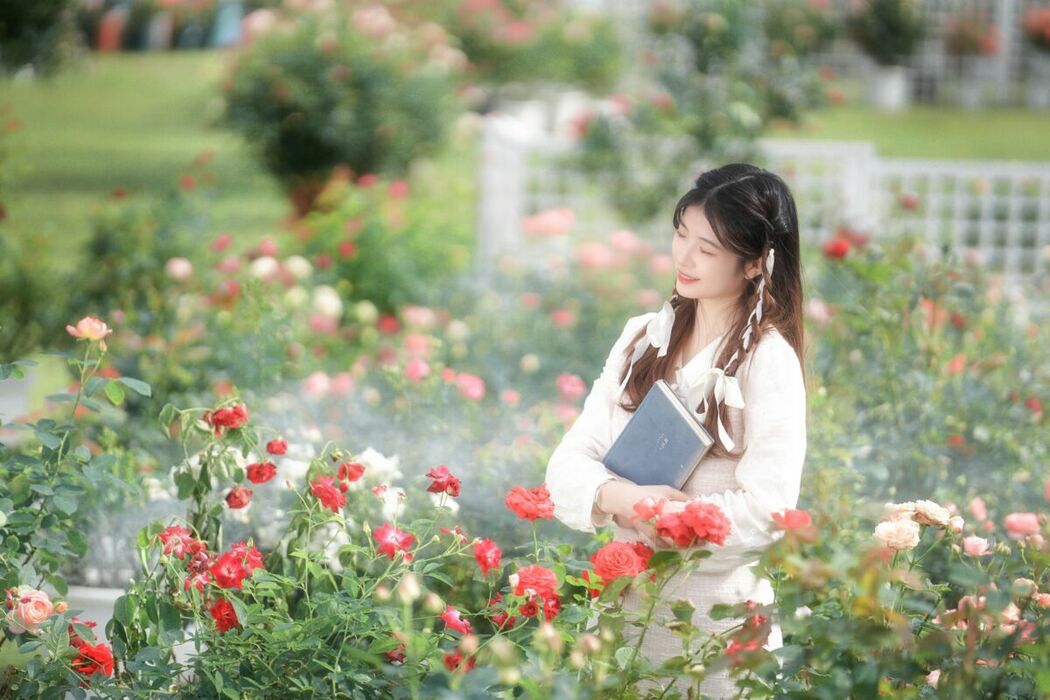 YiTuYu艺图语 Vol.10080 Wo De Xiao Zhu Li (18P)