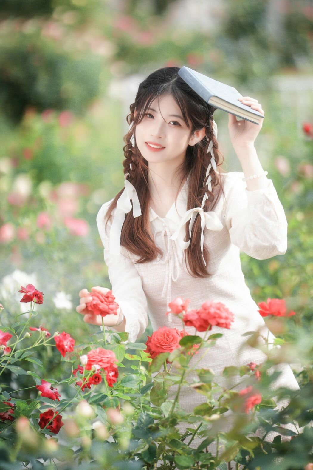 YiTuYu艺图语 Vol.10080 Wo De Xiao Zhu Li (18P)