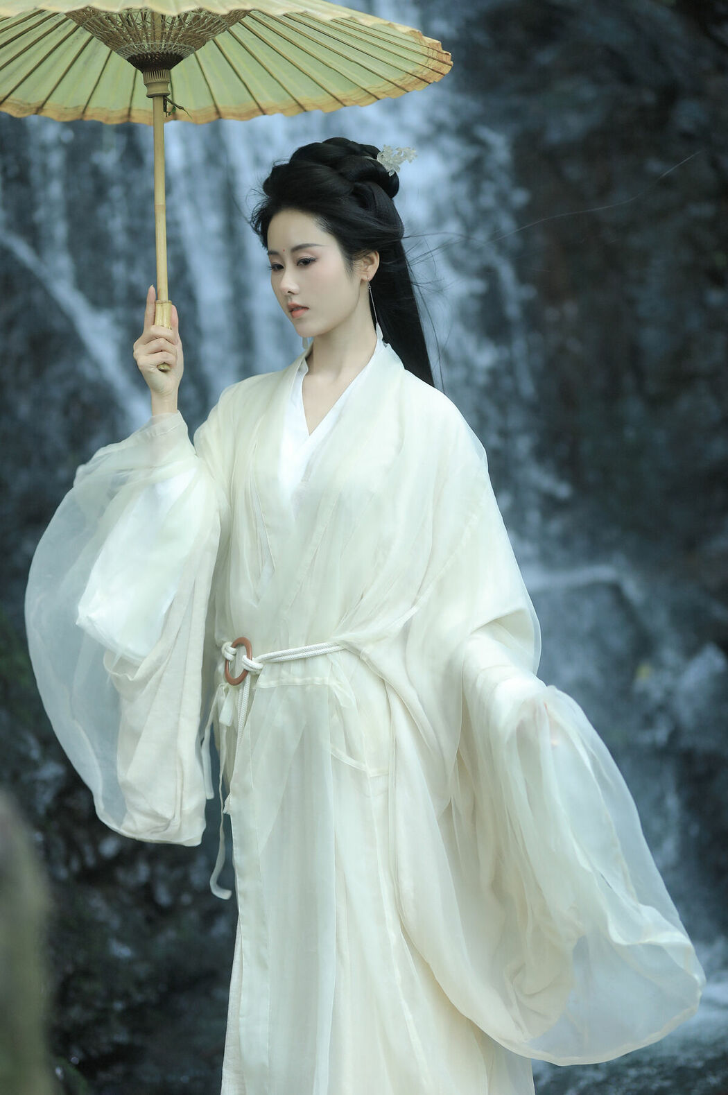 YiTuYu艺图语 Vol.10082 Ren Jian Yue-Su Chen (18P)