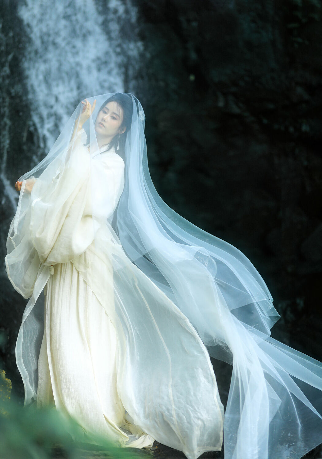 YiTuYu艺图语 Vol.10082 Ren Jian Yue-Su Chen (18P)
