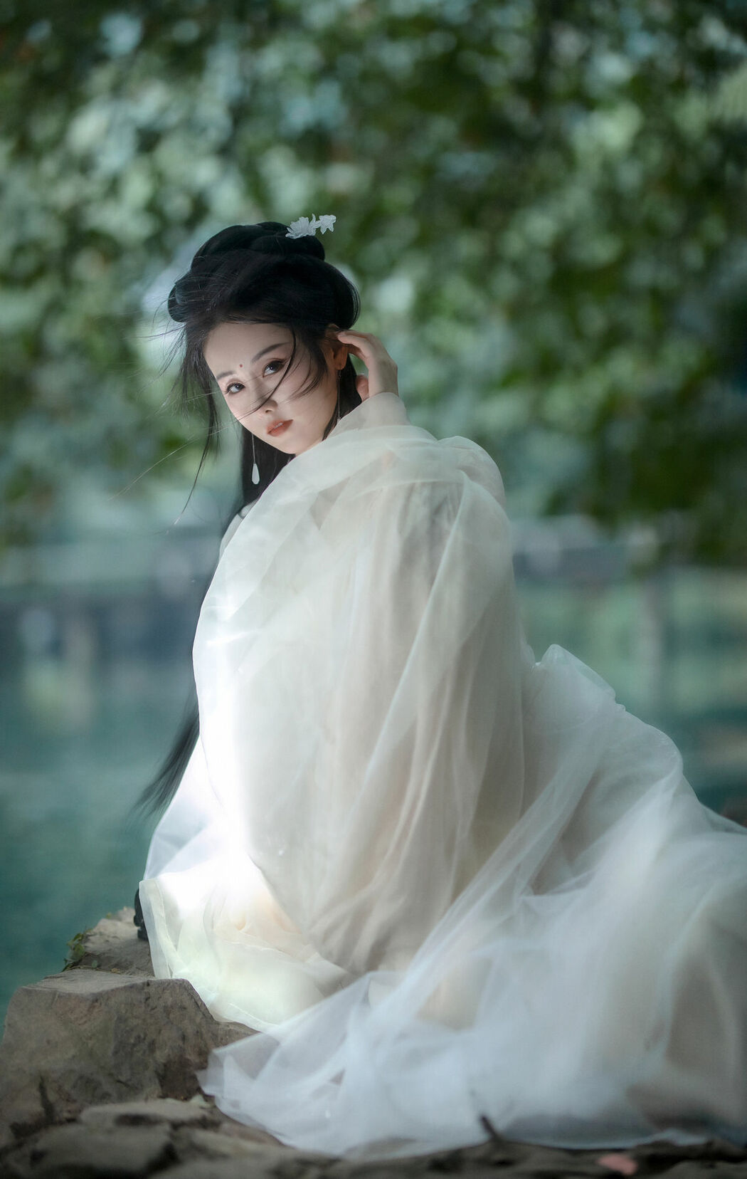 YiTuYu艺图语 Vol.10082 Ren Jian Yue-Su Chen (18P)