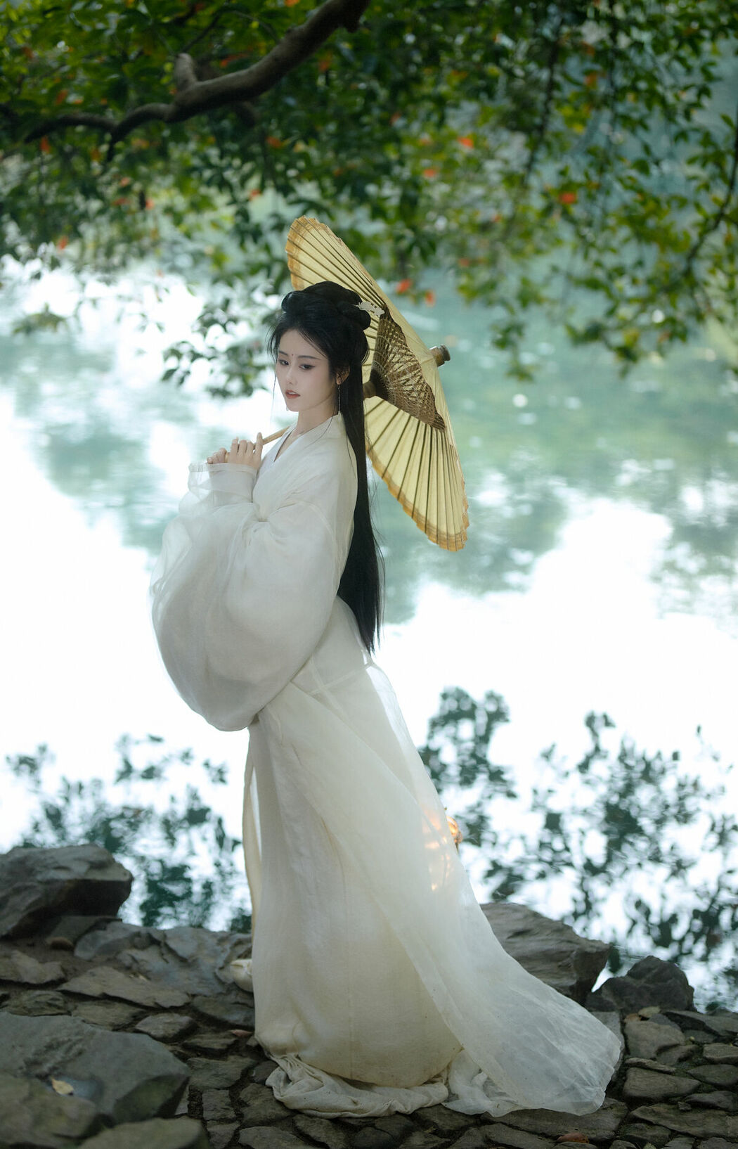 YiTuYu艺图语 Vol.10082 Ren Jian Yue-Su Chen (18P)
