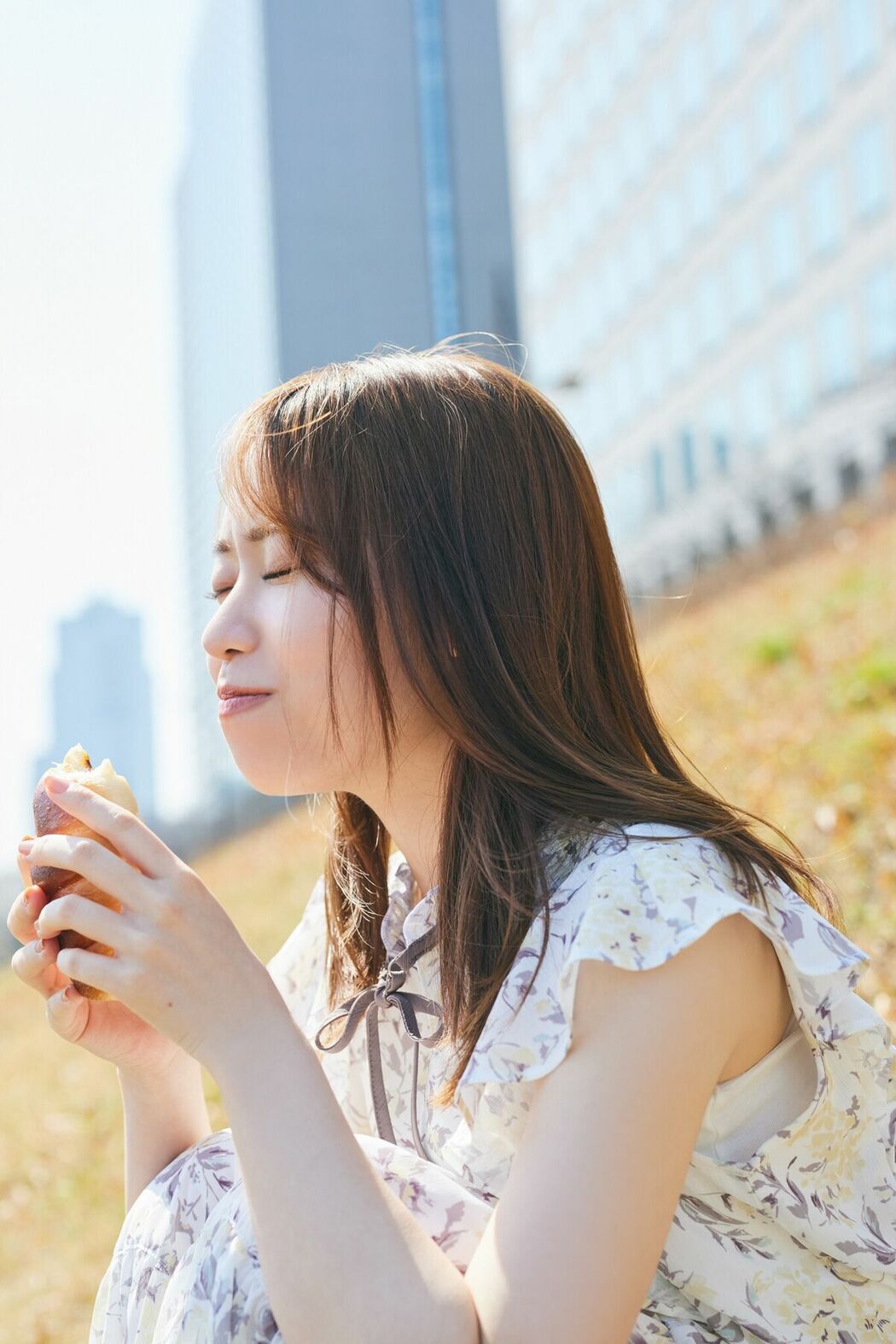 JP Sayuri Date 伊達さゆり – WHITE graph デジタル写真集 (56P)