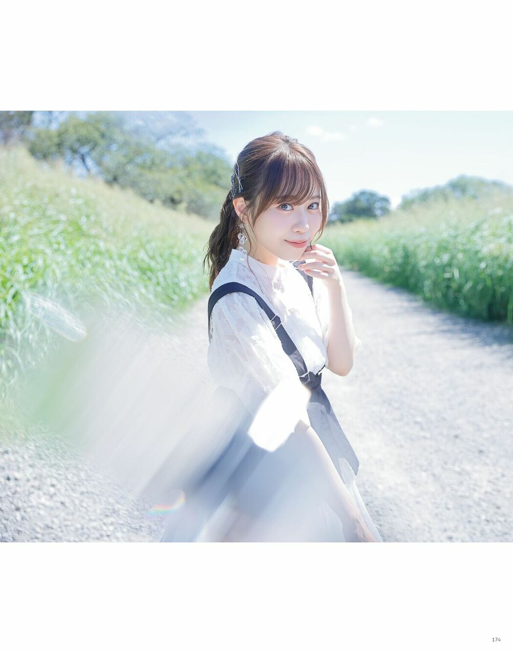 JP Sayuri Date 伊達さゆり – フォト And インタビューブック 置いてきた傘と地 Part03 (64P)