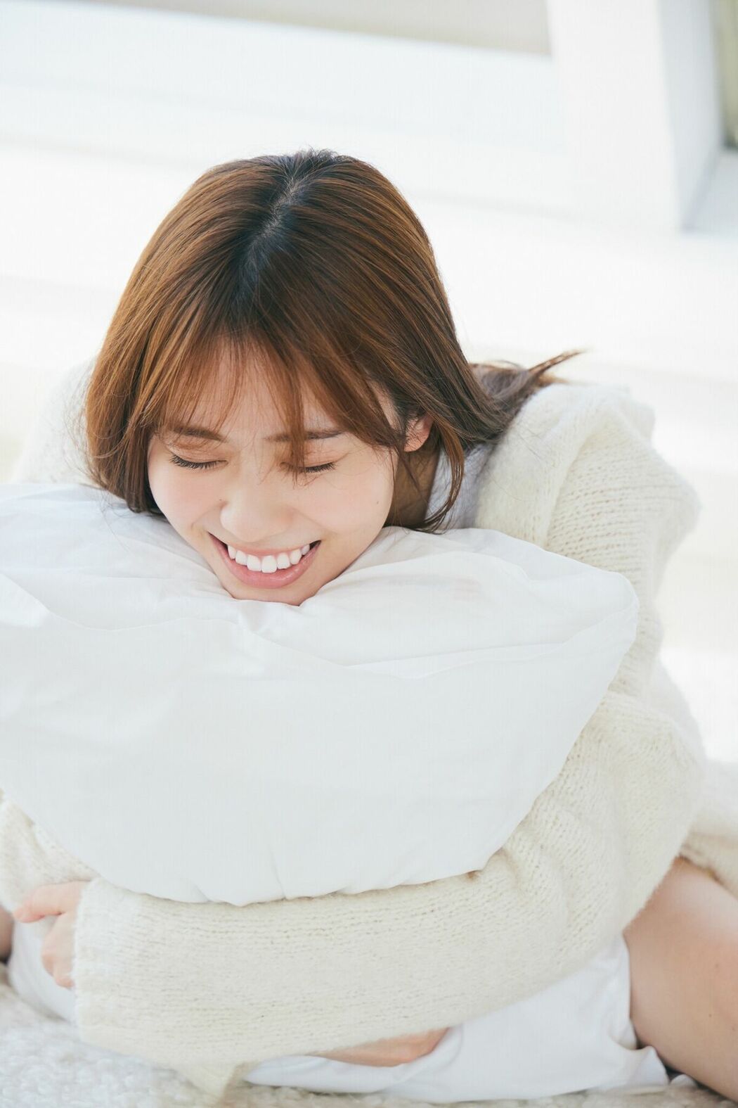 JP Sayuri Date 伊達さゆり – WHITE graph デジタル写真集 (56P)