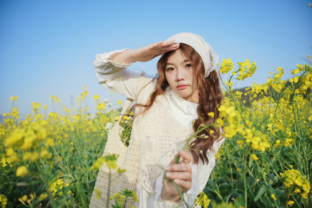 YiTuYu艺图语 Vol.10084 Jing Jing Yi (40P)