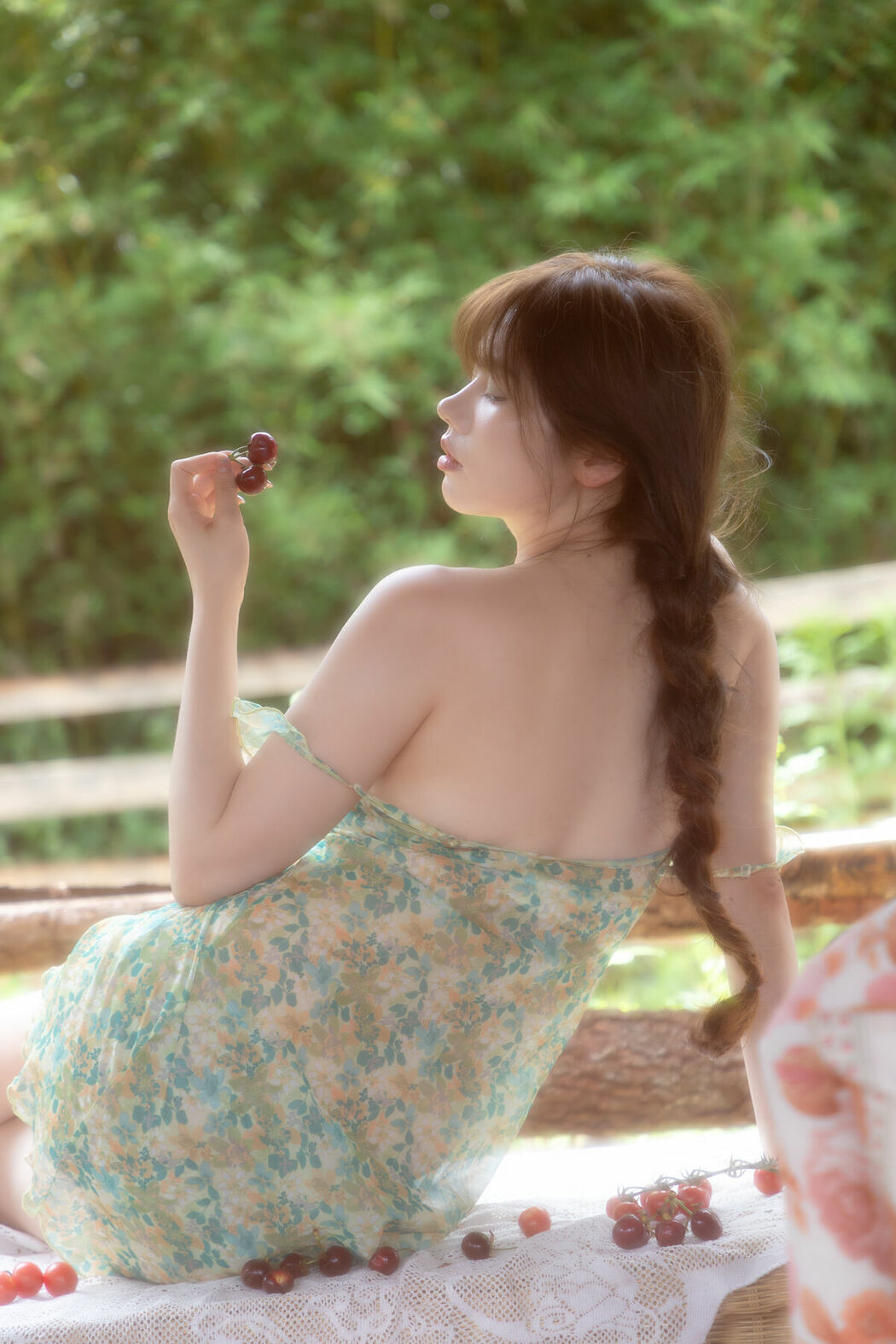 YiTuYu艺图语 Vol.10085 Lin Mu Ting Zi (33P)