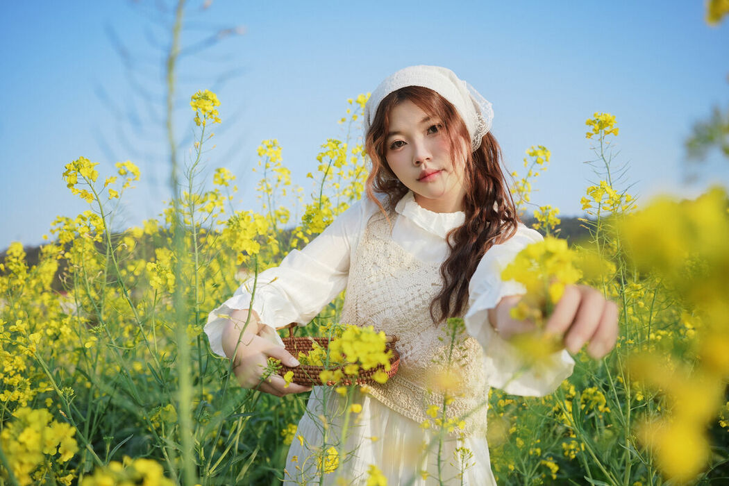 YiTuYu艺图语 Vol.10084 Jing Jing Yi (40P)
