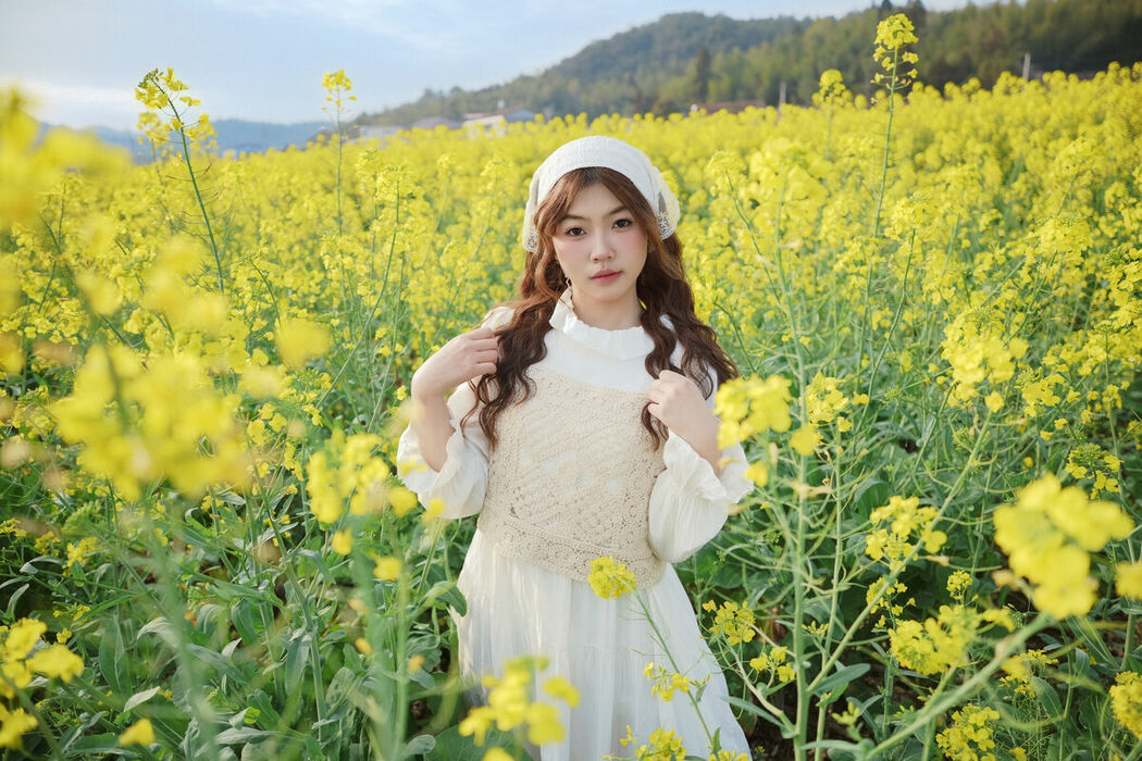 YiTuYu艺图语 Vol.10084 Jing Jing Yi (40P)