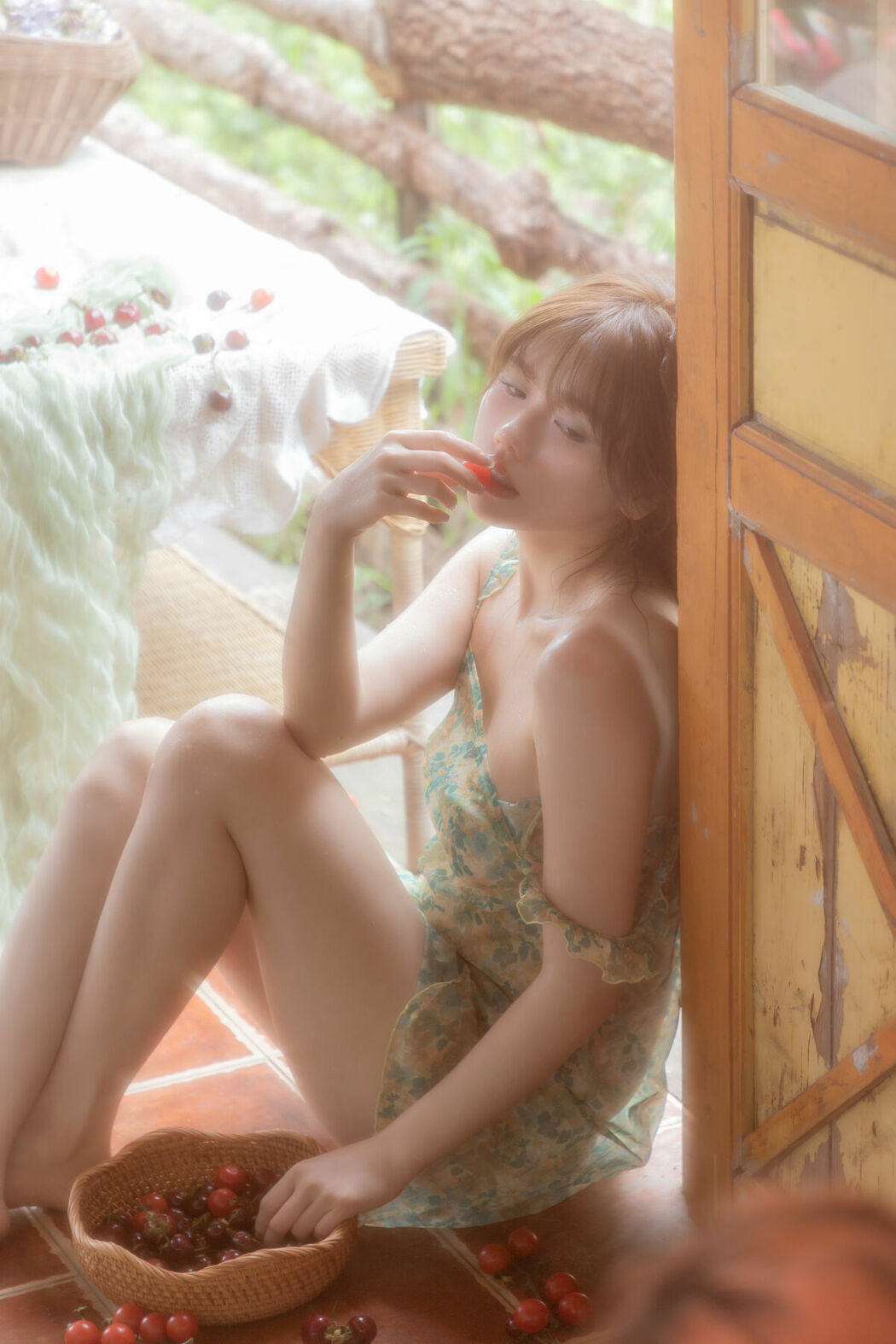 YiTuYu艺图语 Vol.10085 Lin Mu Ting Zi (33P)