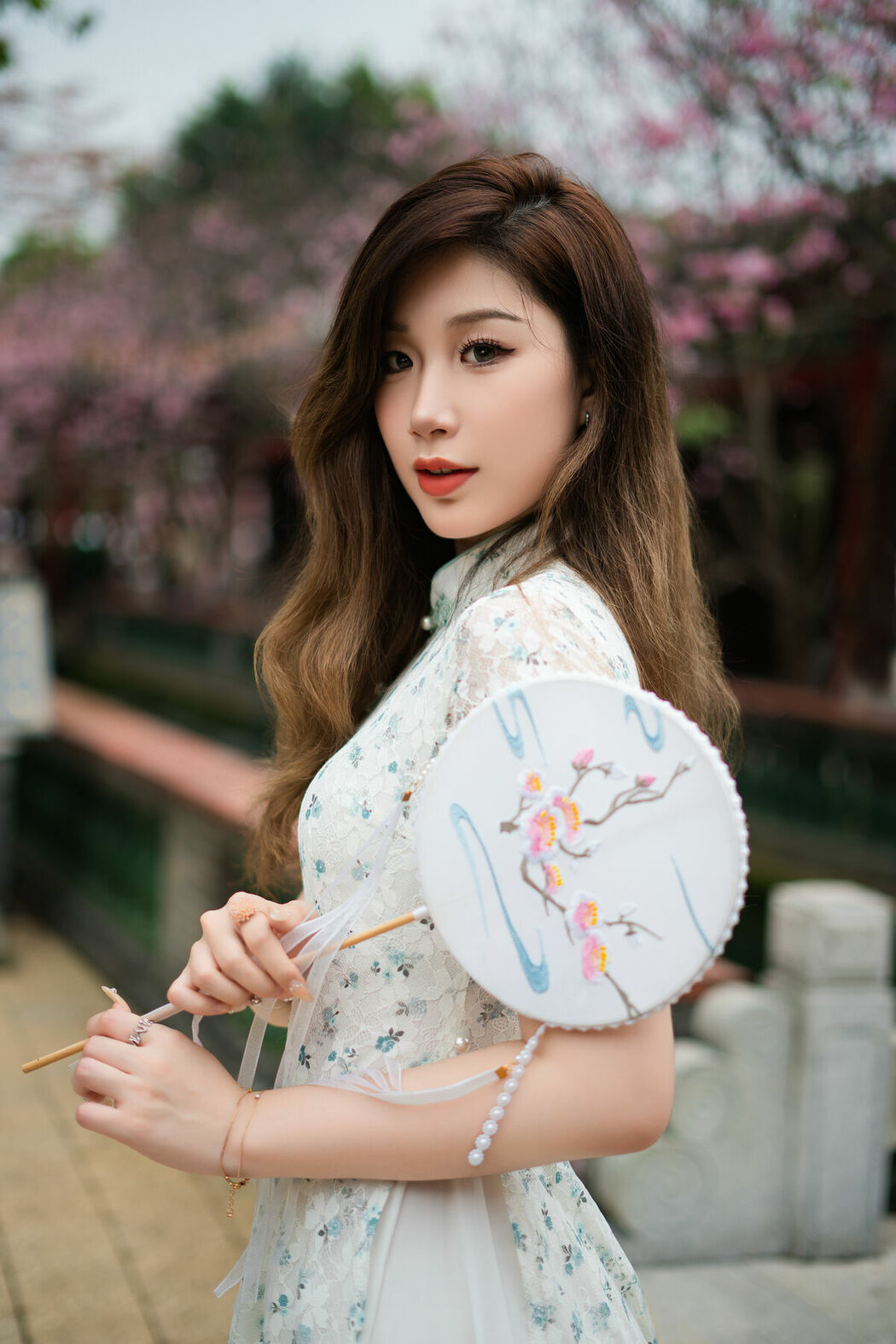 YiTuYu艺图语 Vol.10089 La Bi Xiao Xin (16P)