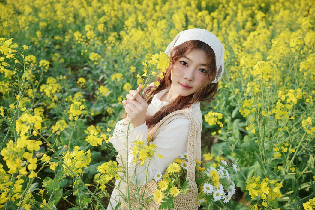 YiTuYu艺图语 Vol.10084 Jing Jing Yi (40P)