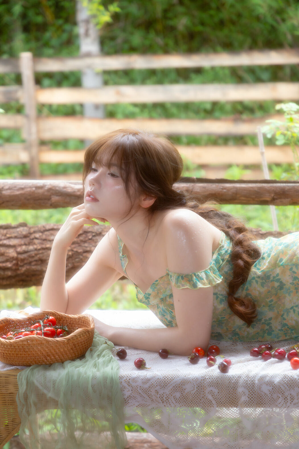 YiTuYu艺图语 Vol.10085 Lin Mu Ting Zi (33P)