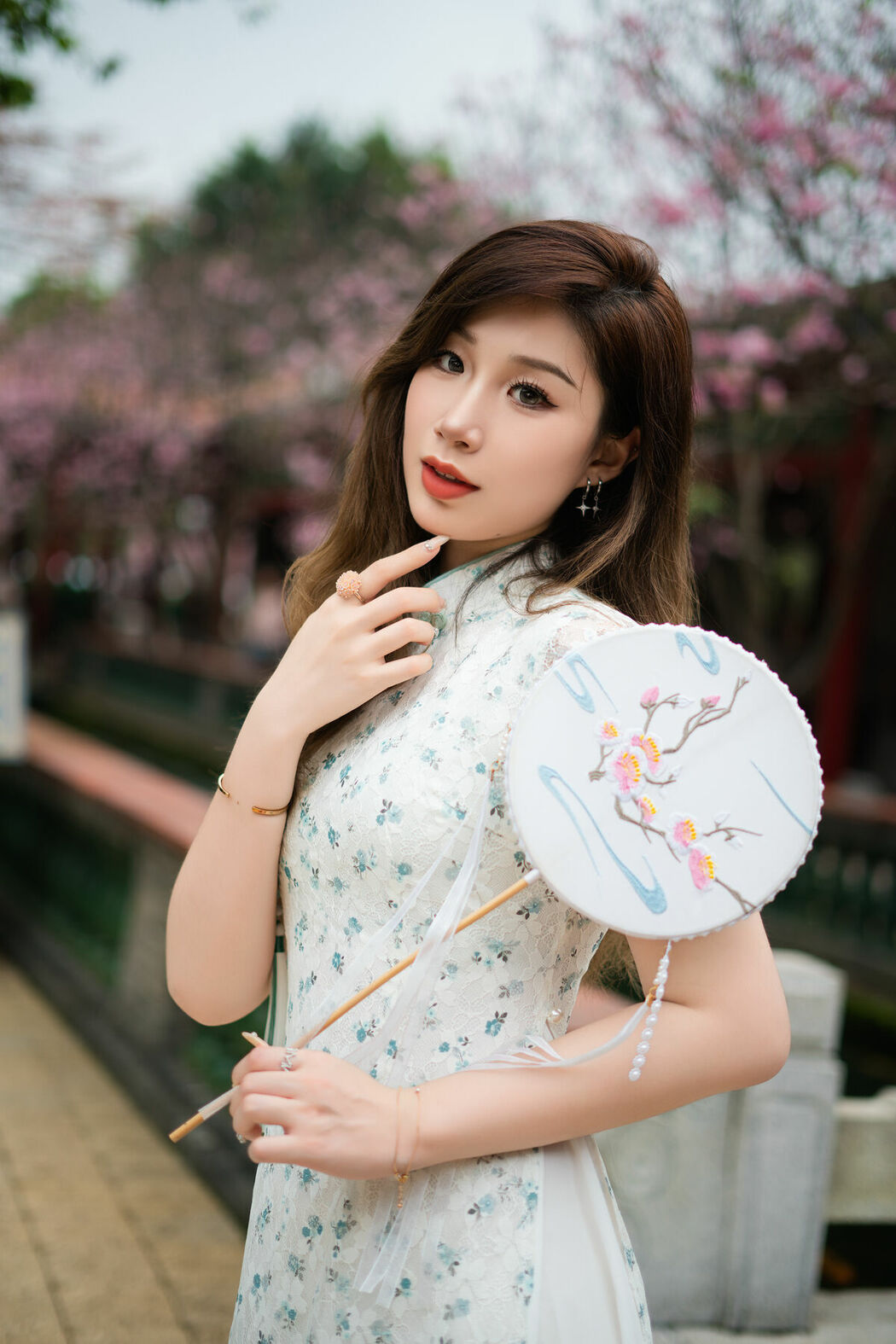 YiTuYu艺图语 Vol.10089 La Bi Xiao Xin (16P)