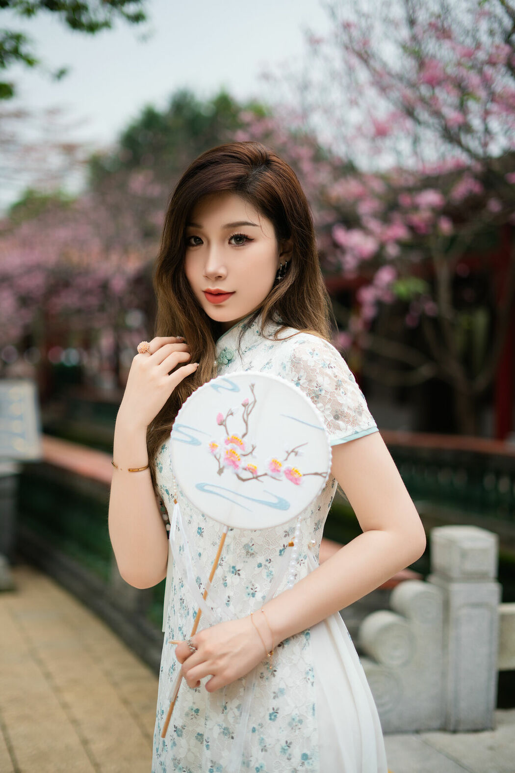 YiTuYu艺图语 Vol.10089 La Bi Xiao Xin (16P)