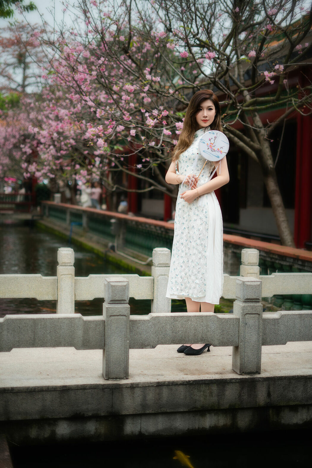 YiTuYu艺图语 Vol.10089 La Bi Xiao Xin (16P)