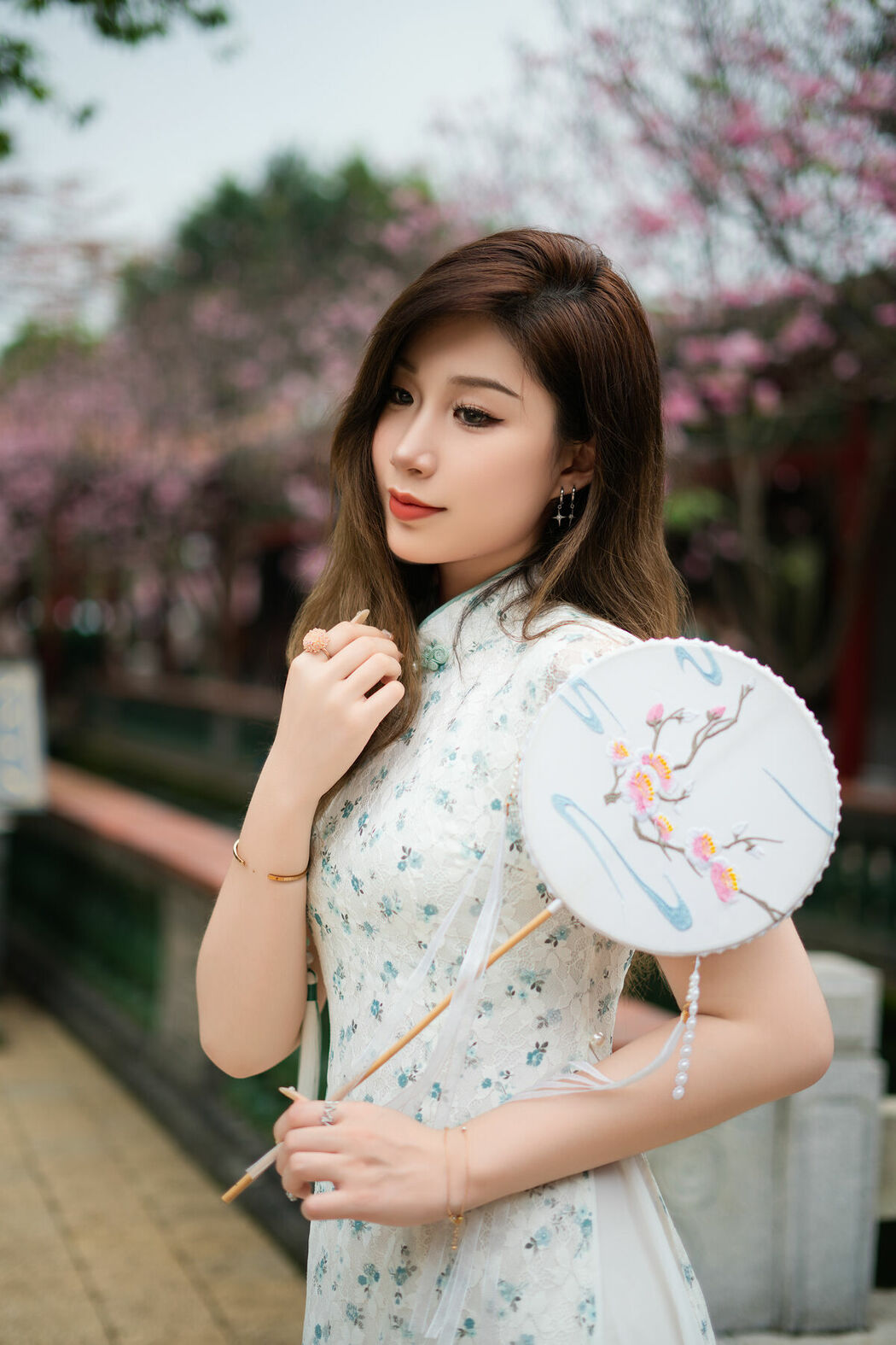 YiTuYu艺图语 Vol.10089 La Bi Xiao Xin (16P)